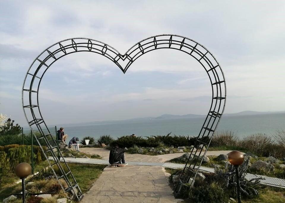 Прекрасен Апартамент С Изглед Към Морето Сарафово 1 Burgas Esterno foto